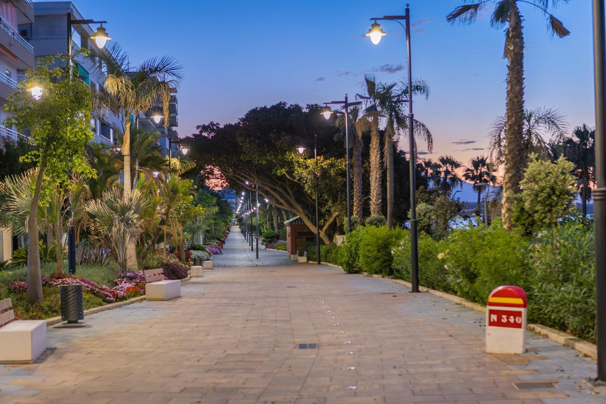 Moderno Piso Centrico 3 Habitaciones Junto Al Mar エステポナ エクステリア 写真