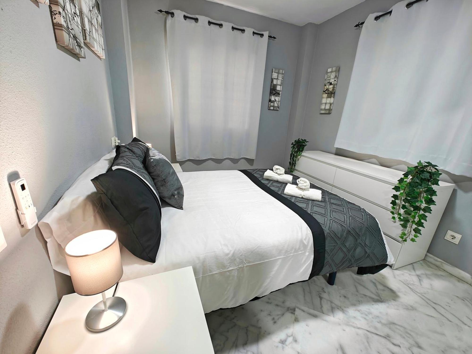 Moderno Piso Centrico 3 Habitaciones Junto Al Mar エステポナ エクステリア 写真