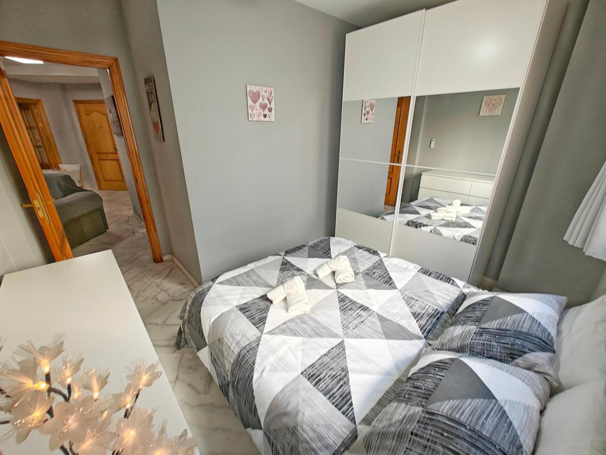 Moderno Piso Centrico 3 Habitaciones Junto Al Mar エステポナ エクステリア 写真